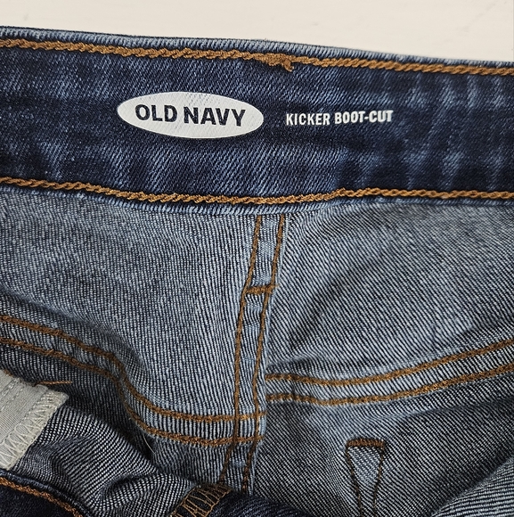 Old Navy Kicker boot-cut cut-off crop jeans women's size 6 - Picture 11 of 12